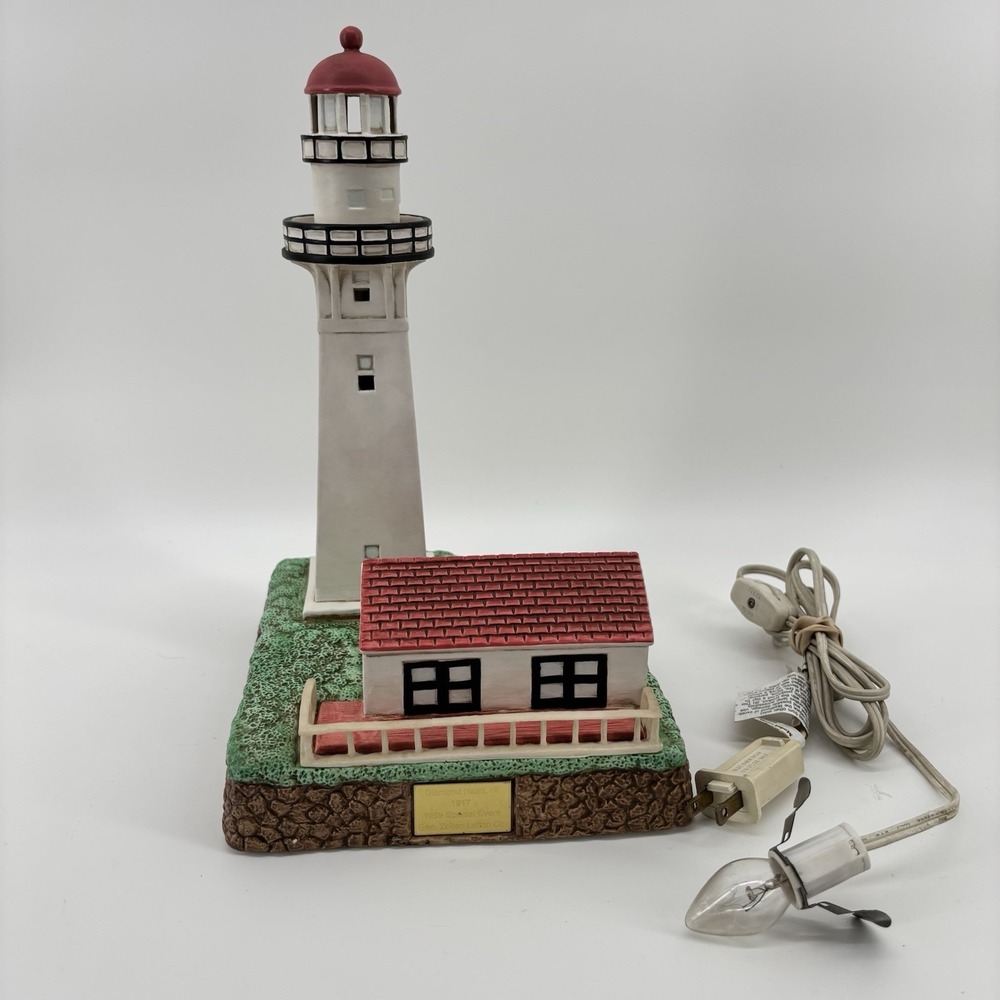 Lefton Diamond Head HI Ceramic Lighted Lighthouse 1999 Special Event Edition